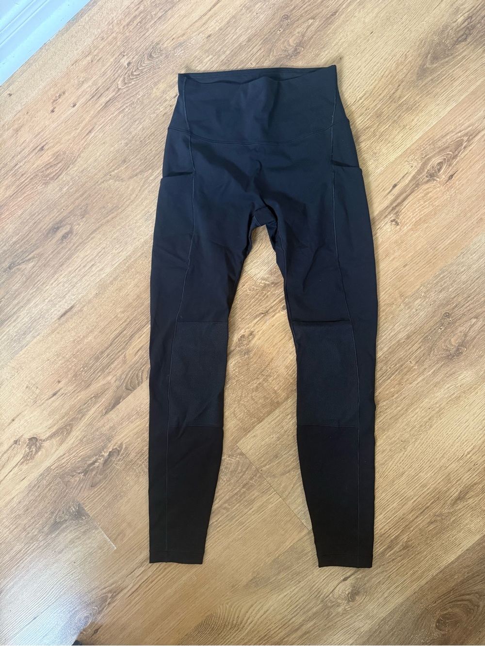 Aritzia hiking leggings